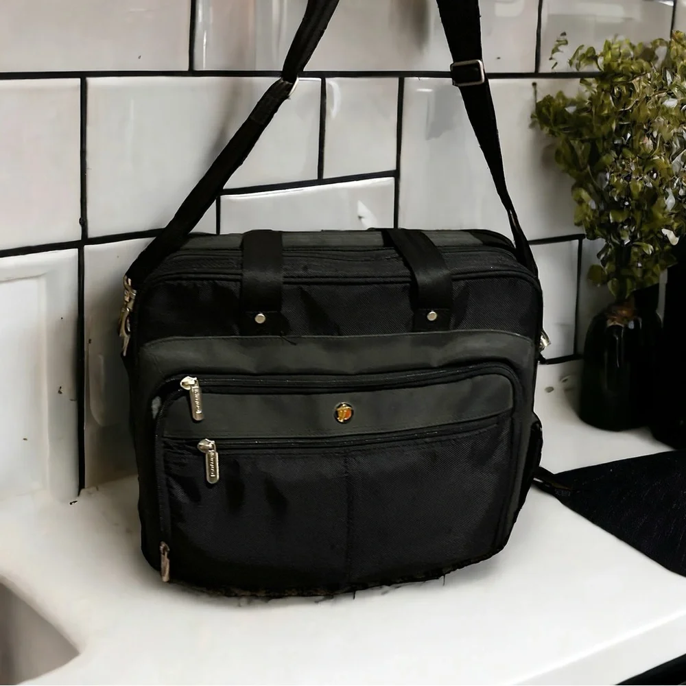Targus Padded Travel Briefcase / Laptop Bag / Carry-On Bag
